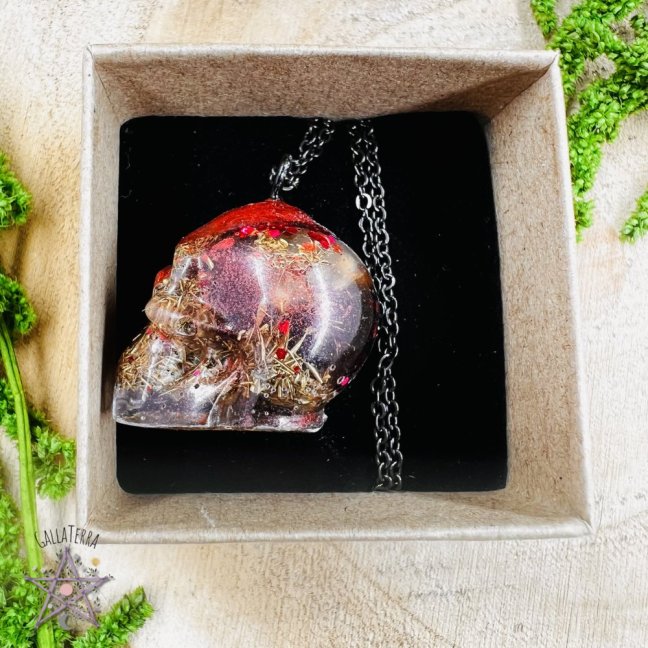 Orgonite skull / necklace with hematite - for grounding, protection and strength