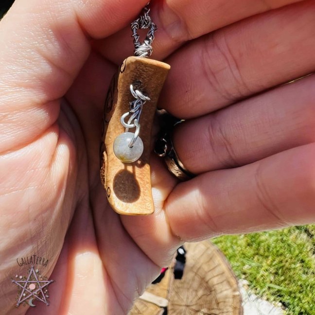 Wooden hand-carved jewelry - Crescent - intuition, transformation