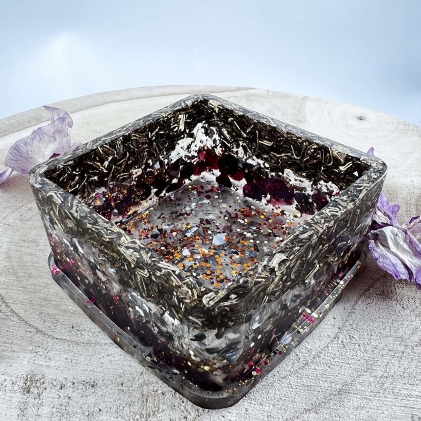 Orgonitová krabička s květem života - pro nabíjení a očistu krystalů, špěrků ad.