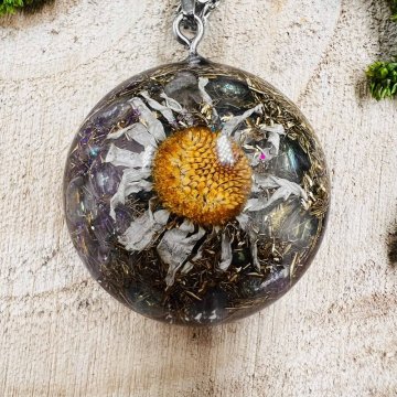 Orgonitový šperk / talsiman s měsíčním kamenem pro plodnost, nové začátky a intuici