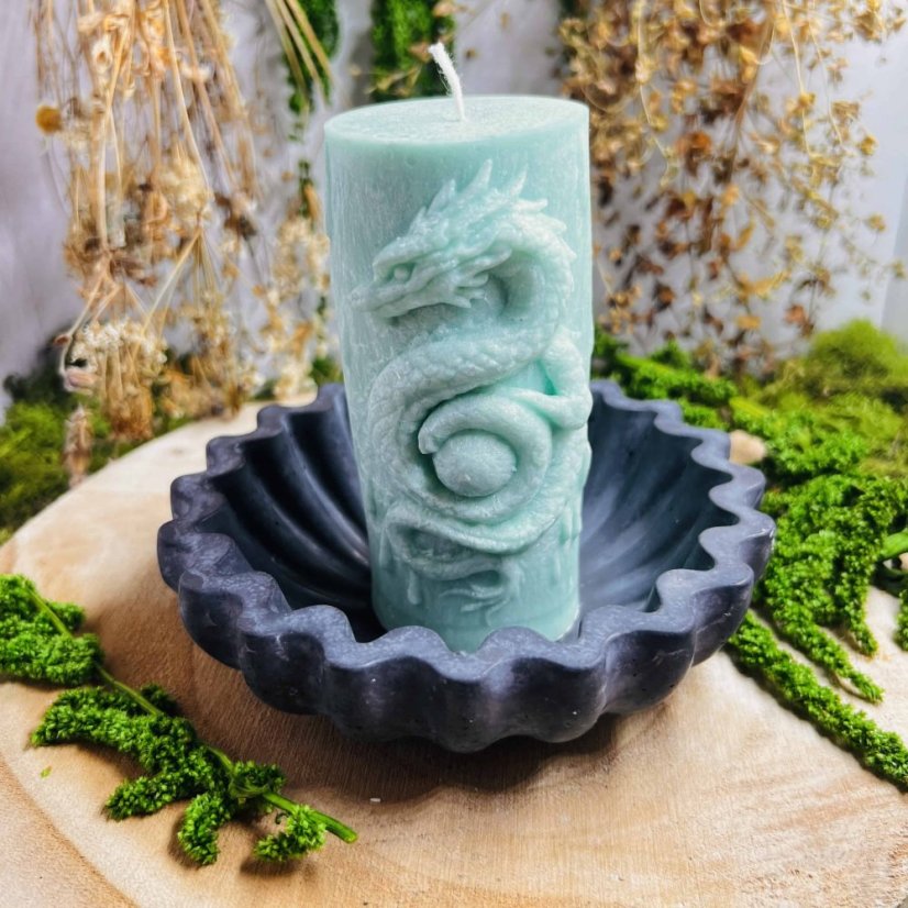 Přírodní rituální svíce - Drak - zelená s magickou miskou