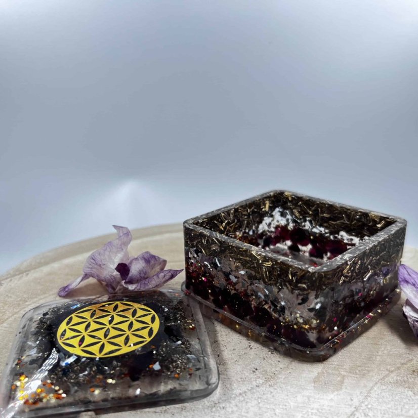 Orgonitová krabička s květem života - pro nabíjení a očistu krystalů, špěrků ad.