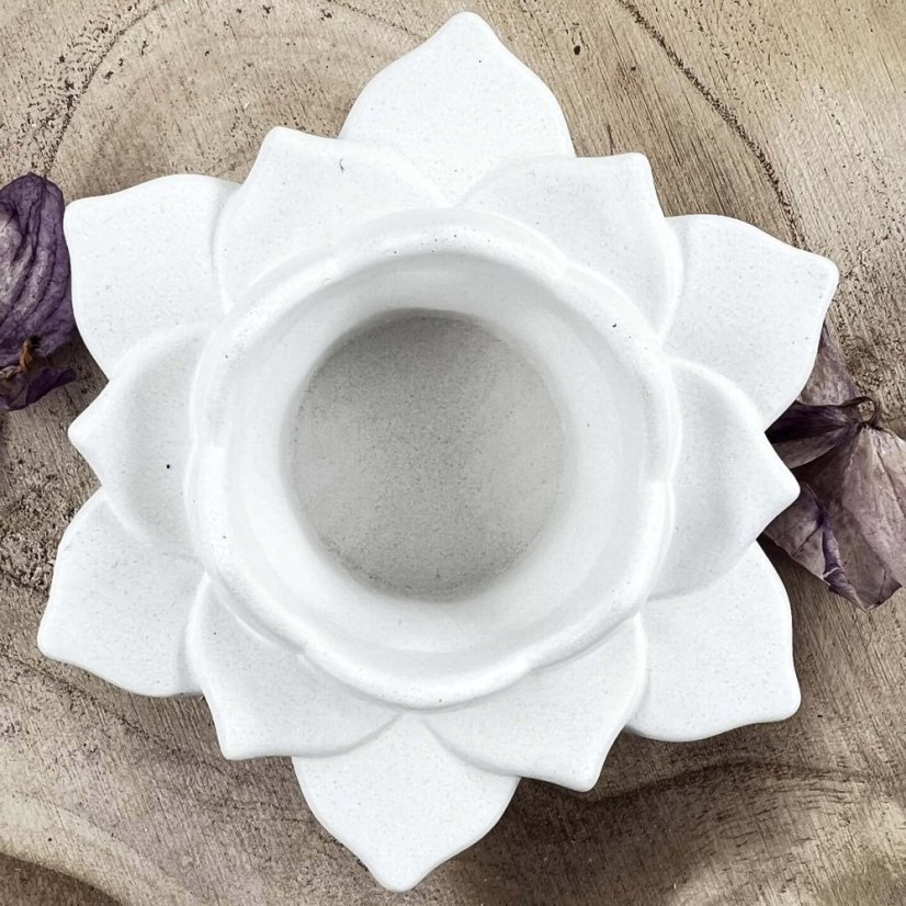 Svícen ve tvaru lotosu - bílý