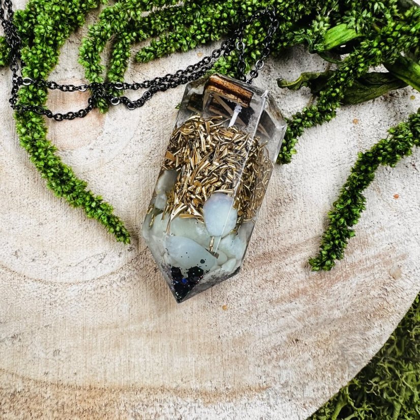 Orgonitové MAXI kyvadlo / přívěšek s jadeitem a runou Eihwaz - pro ochranu, stablitu, uzemění