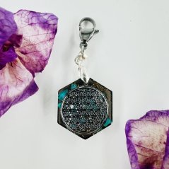 Orgonite amulet / pendant / talisman for pets with the Flower of Life for calming