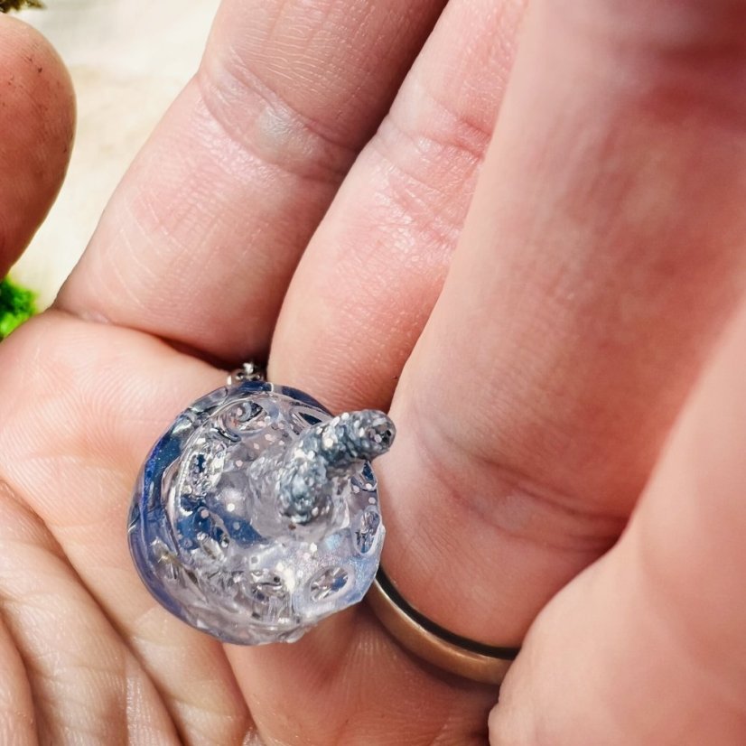 Orgonitová medúza / náhrdelník s opály - pro kreativitu, jemnost, intuici