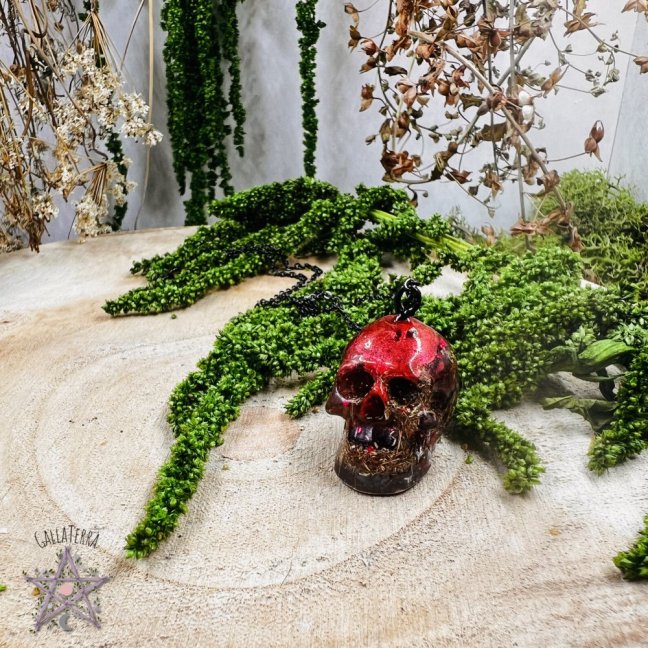 Orgonite skull / necklace with hematite - for grounding, protection and strength