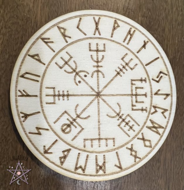 Wooden coaster with Vegvisir var. 1 Wooden coaster with Vegvisir var. 1