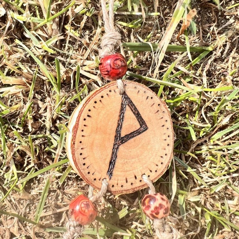 Talisman - ochrana na cestách - Vegvisír a Wunjo
