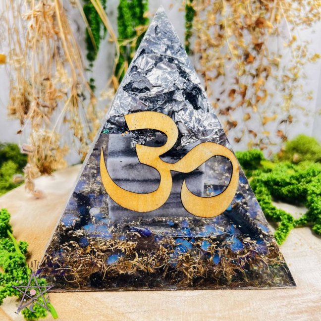 Orgonite pyramid for gentle transformation and concentration