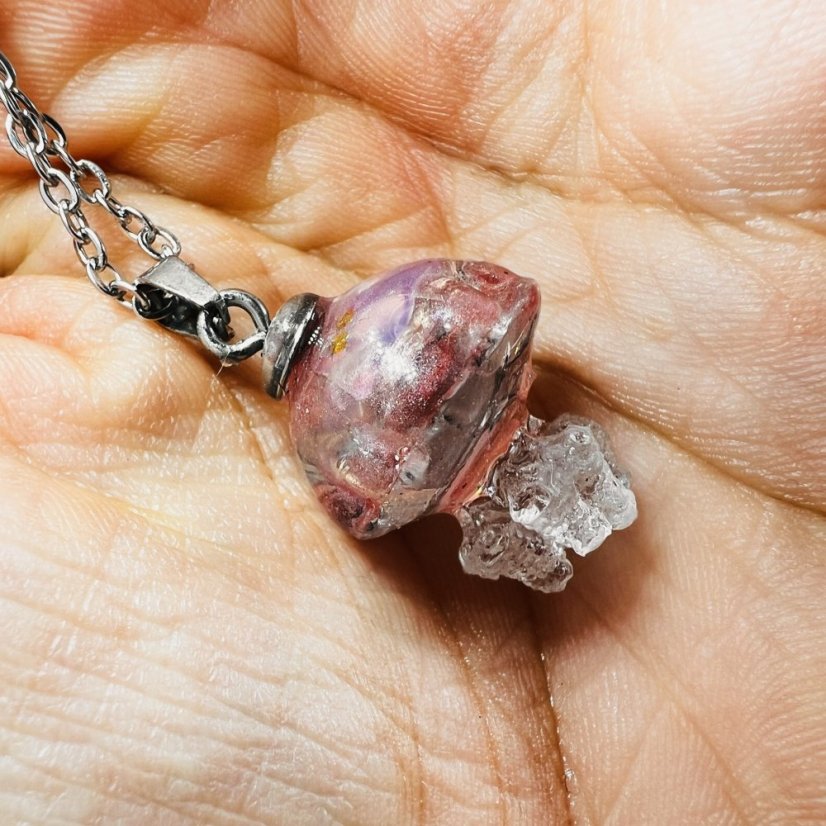 Orgonitová medúza / náhrdelník s opály - pro kreativitu, jemnost, intuici