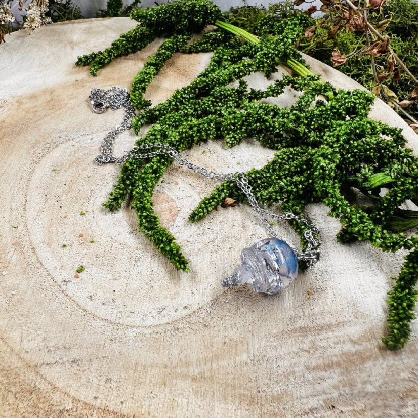 Orgonitová medúza / náhrdelník s opály - pro kreativitu, jemnost, intuici