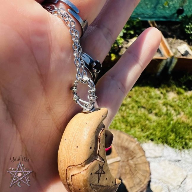 Wooden hand-carved jewelry - Crescent - protection, balance