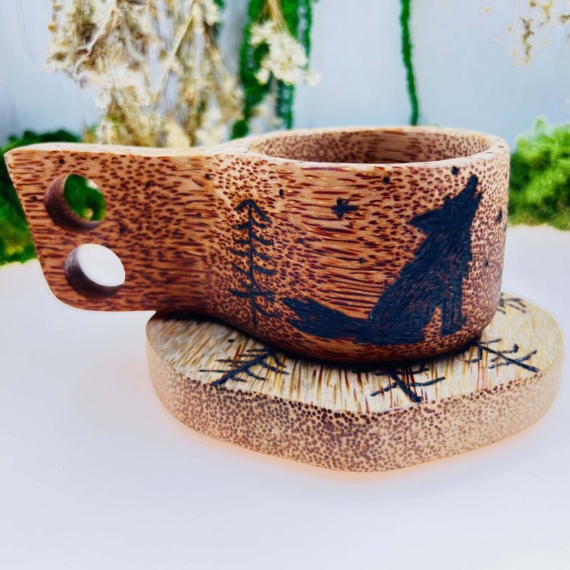 Kokosová kuksa - vlk v lese - malá