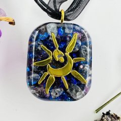 Orgonitový amulet / přívěsek / talisman - SLUNCE ZA MĚSÍCEM Orgonitový amulet / přívěsek / talisman - SLUNCE ZA MĚSÍCEM