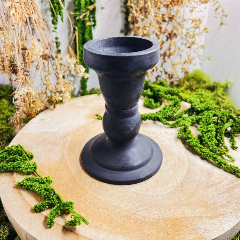 Vysoký svícen – černý - elegance, originalita a všestrannost
